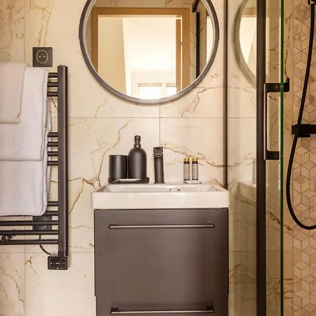 Charming A C 2p- Montorgueil Paris